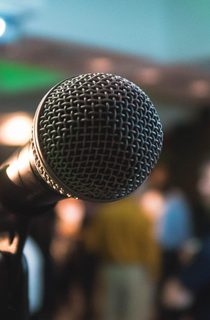 Microphone in a microphone stand